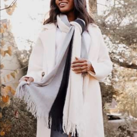 ✨HOST PICK!!✨🌸Donni Tri Colour Scarf🌸 - Picture 1 of 4